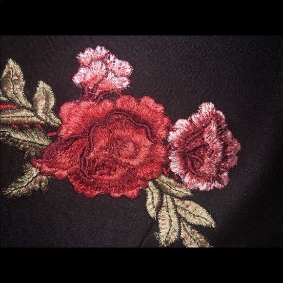 Short off the shoulder dress - Picture 3 of 5